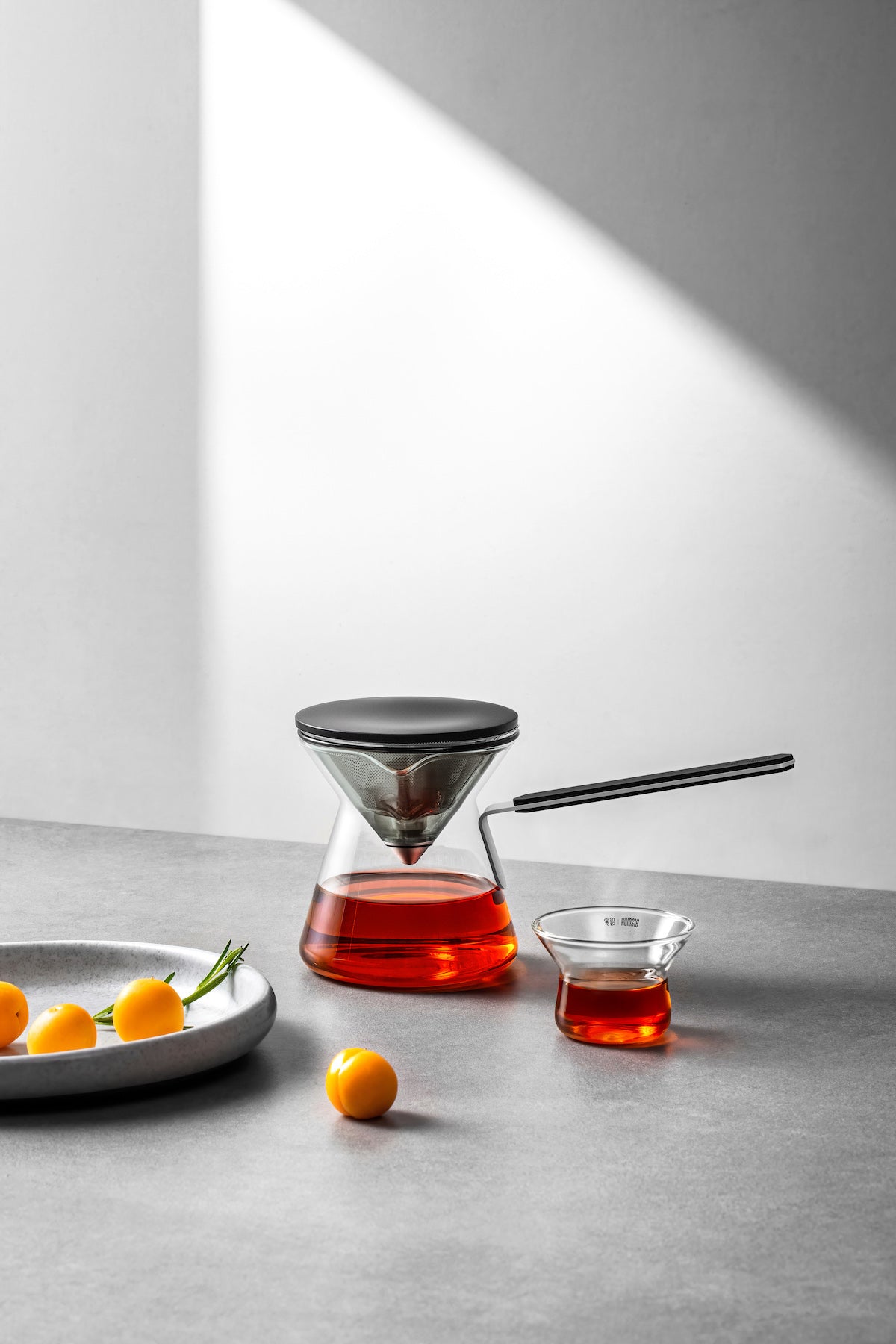 CHIVALROUS MAGNETIC SUCTION TEAPOT